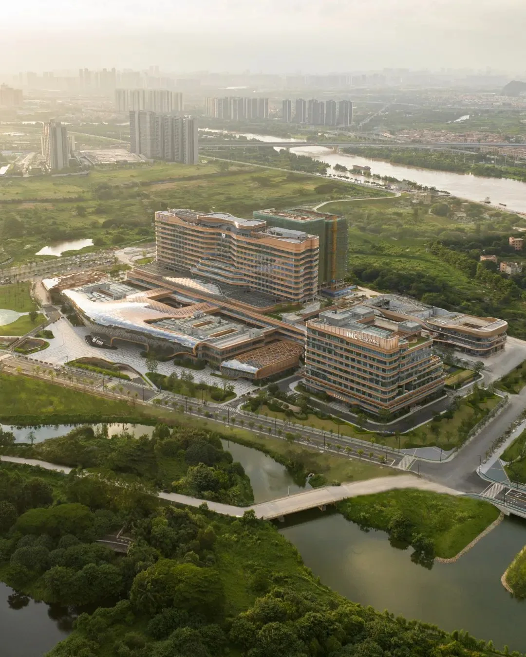 BIM建筑|美的·和祐医院-投资百亿的全球最美花园式医院 / 英国杰典国际建筑