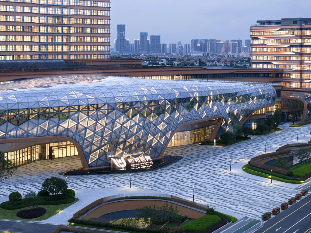 BIM建筑|美的·和祐医院-投资百亿的全球最美花园式医院 / 英国杰典国际建筑