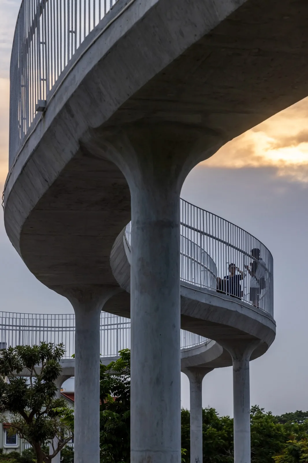 BIM建筑|朔特拉艺术展览中心 / Ho Khue Architects