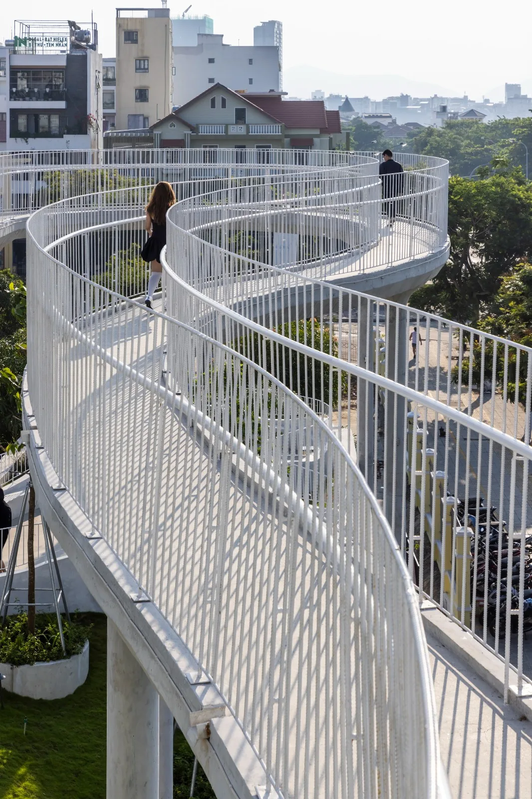 BIM建筑|朔特拉艺术展览中心 / Ho Khue Architects