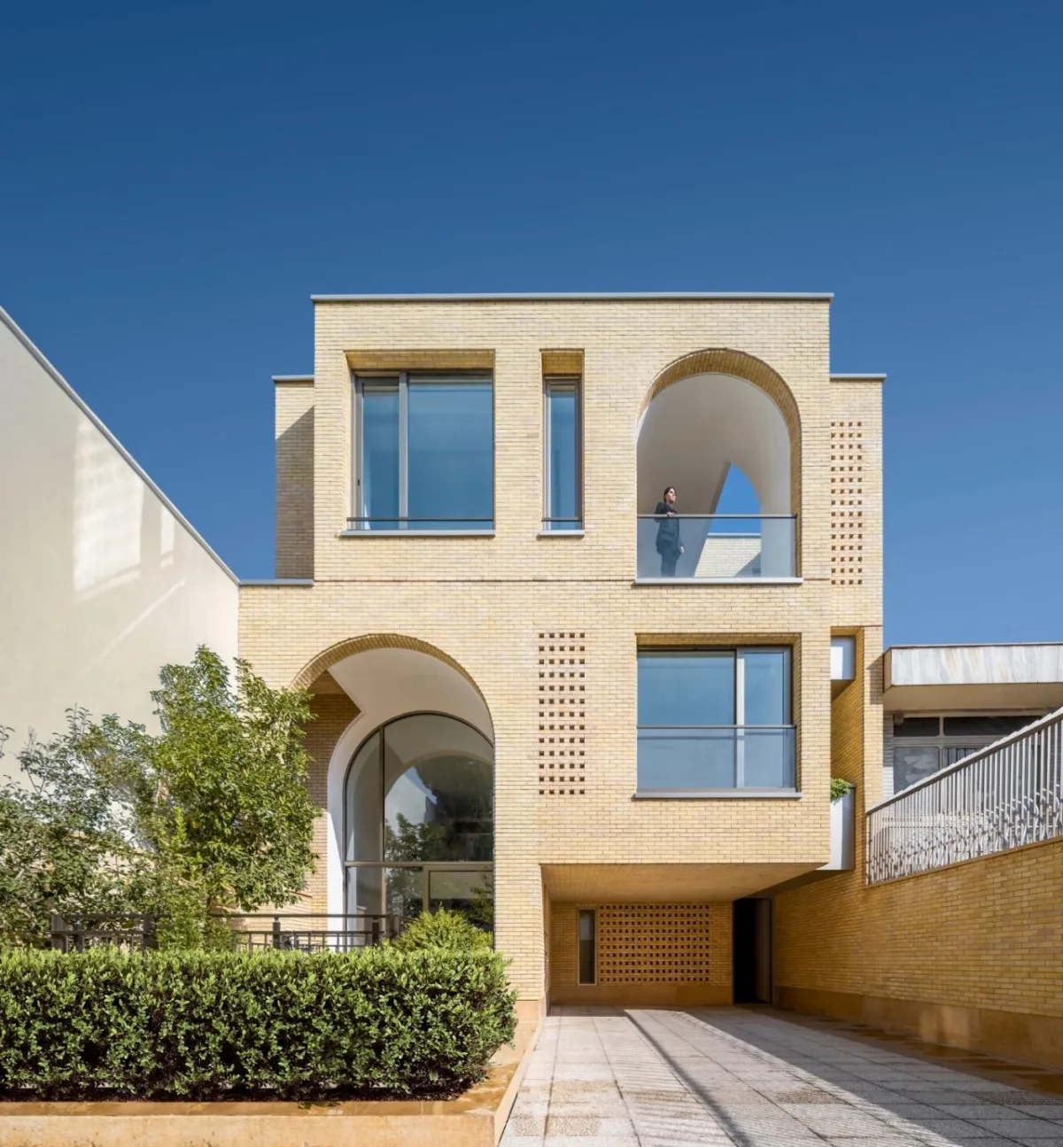 BIM建筑|2 IVANs, 2 HOUSEs / HAMAAN Studio