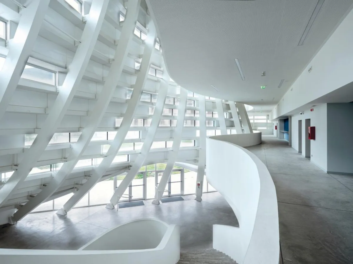 BIM建筑|冰川校园:瓦莱达奥斯塔大学新校区 / MCA建筑事务所