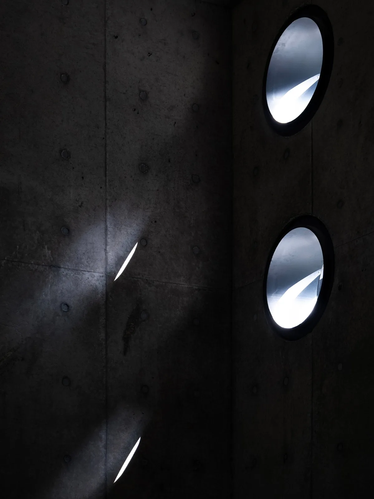 BIM建筑|雾灵山眼石汤泉，林中仪器 / 直向建筑