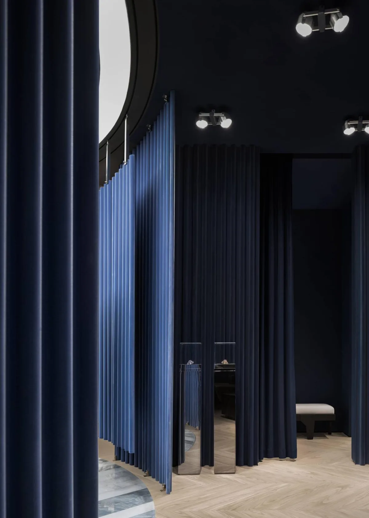 BIM建筑|MITHRIDATE全新精品店：The Sphere 向心剧场 / SLT