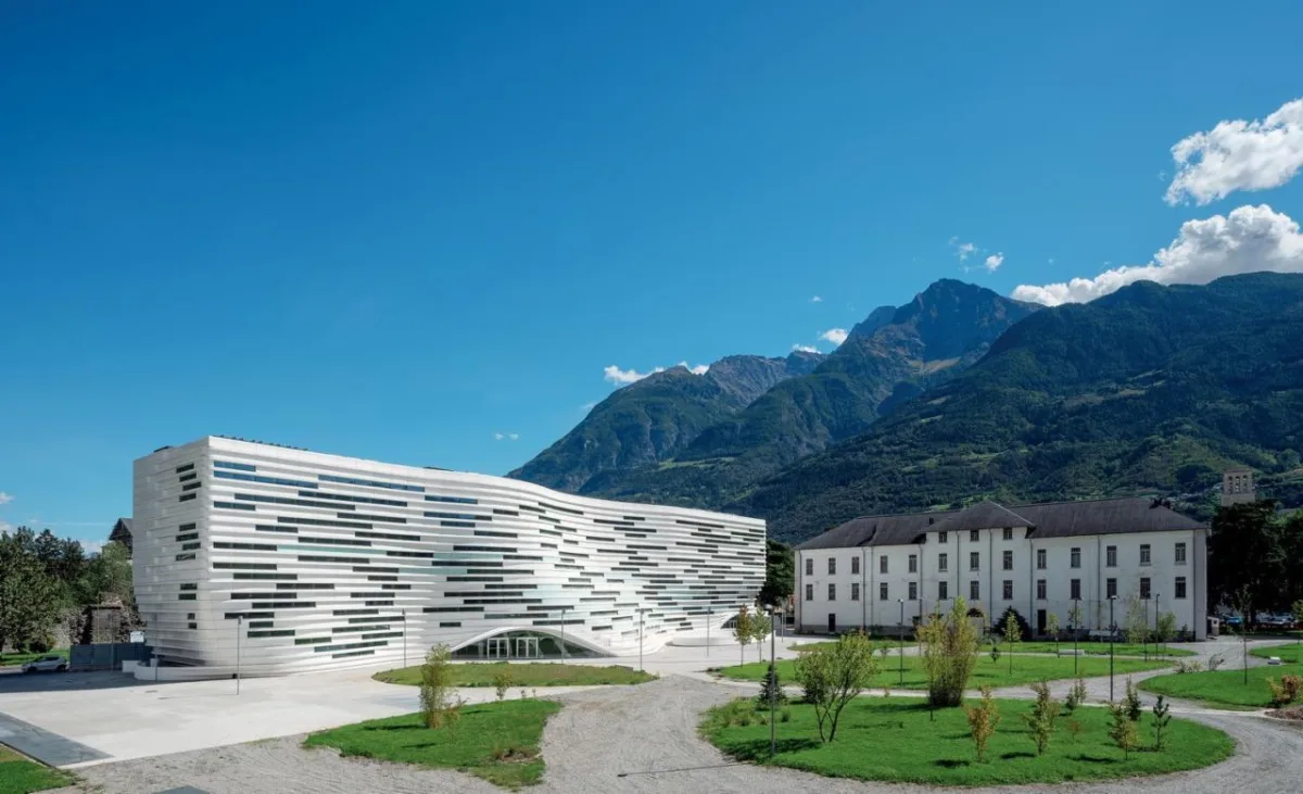 BIM建筑|冰川校园:瓦莱达奥斯塔大学新校区 / MCA建筑事务所