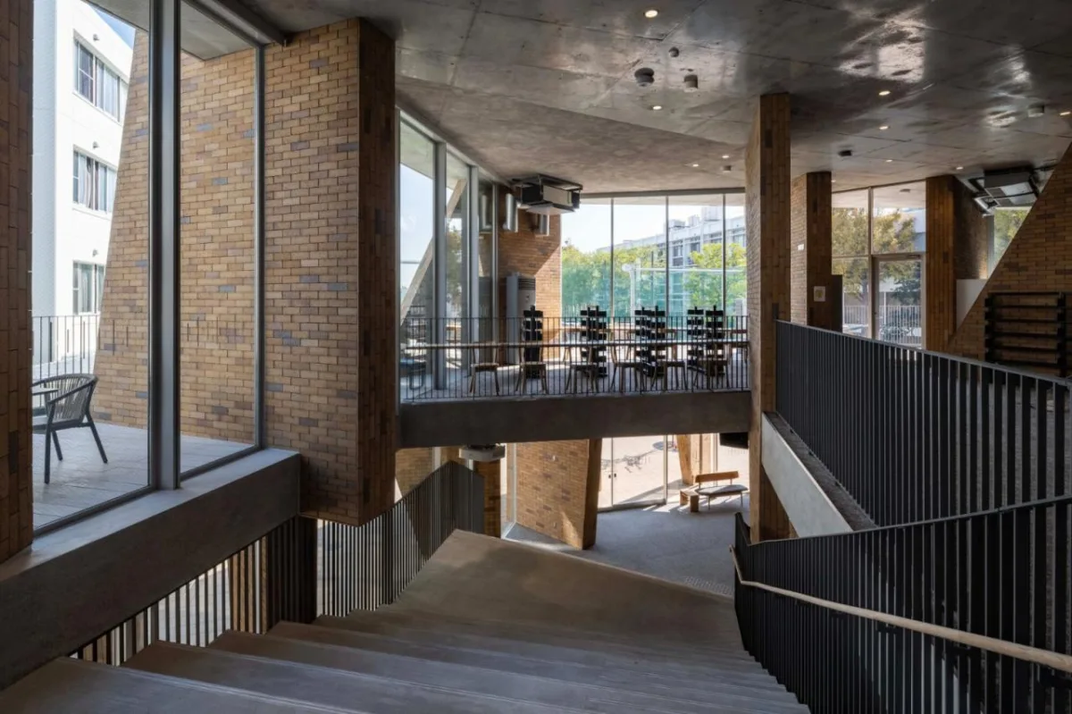 BIM建筑|湘南工科大学附属高中图书馆 / kousou + Fukei Co.