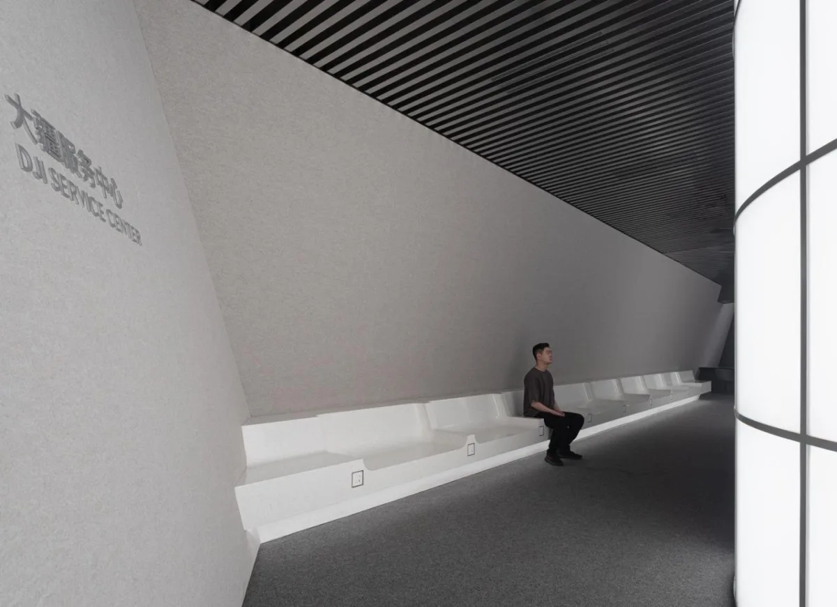 BIM建筑|大疆旗舰店 / 万社设计