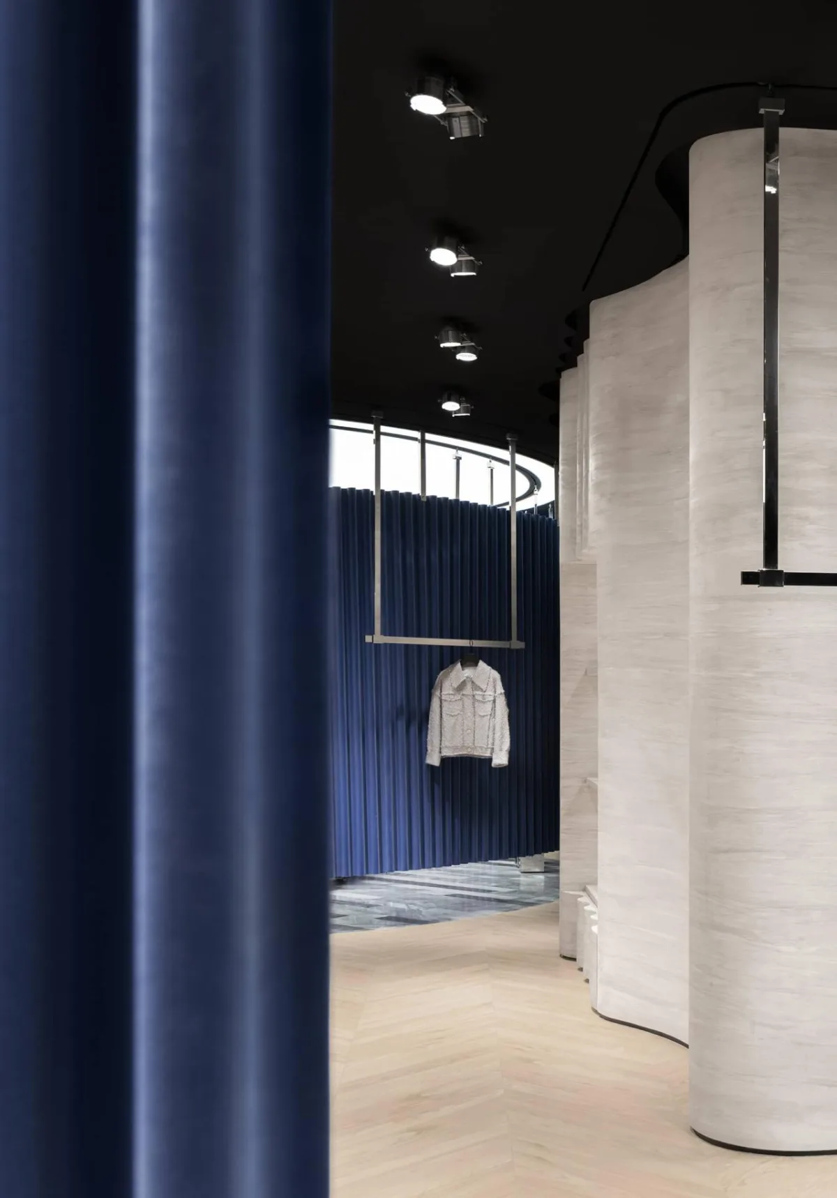 BIM建筑|MITHRIDATE全新精品店：The Sphere 向心剧场 / SLT