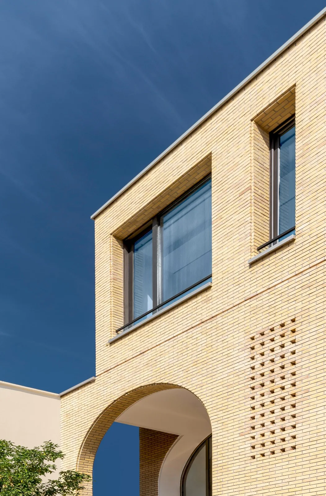 BIM建筑|2 IVANs, 2 HOUSEs / HAMAAN Studio