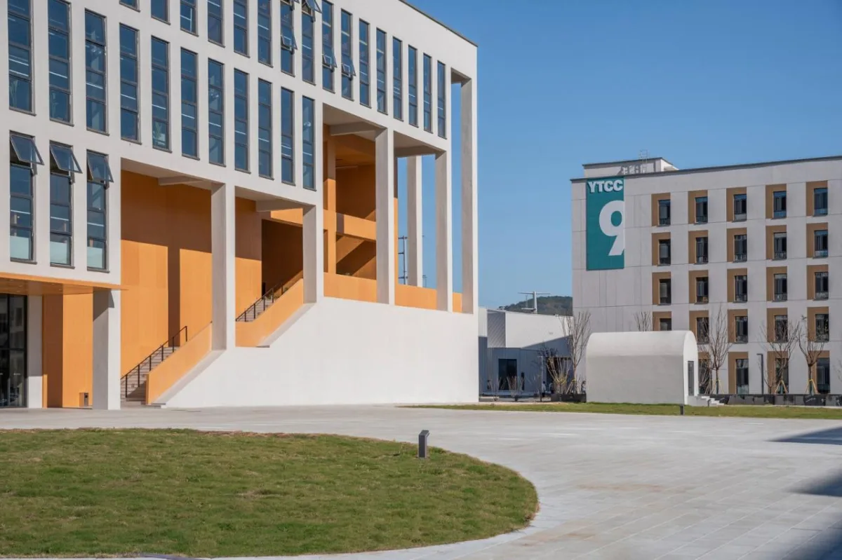 BIM建筑|烟台城市科技职业学院二期 / 超城建筑