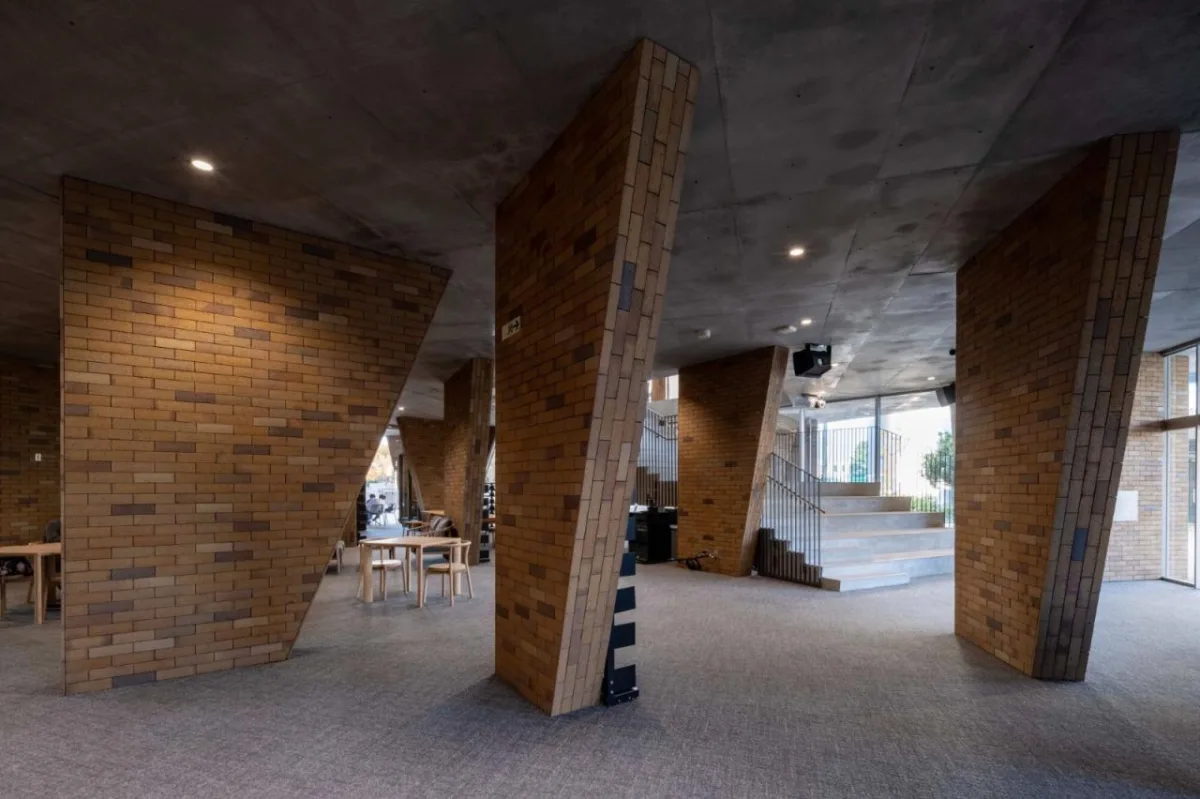 BIM建筑|湘南工科大学附属高中图书馆 / kousou + Fukei Co.