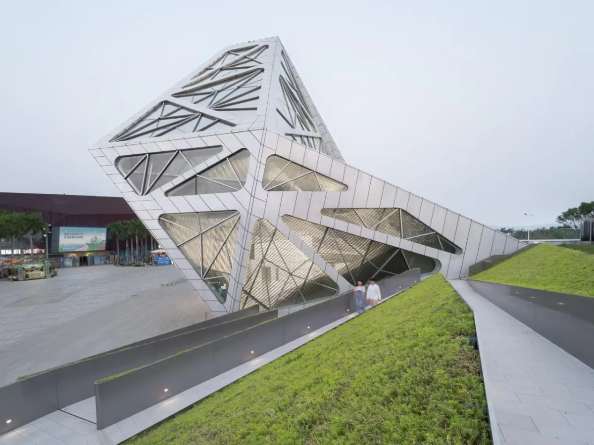 BIM建筑|大疆旗舰店 / 万社设计