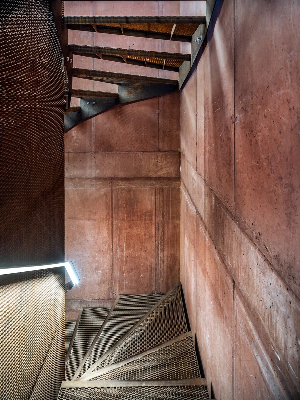 BIM建筑|帕尔杜比采 GAMPA、Sféra 建筑群与自动化工厂公共空间 / Šépka architekti