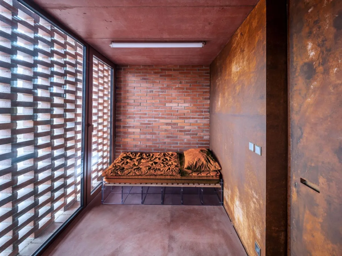 BIM建筑|帕尔杜比采 GAMPA、Sféra 建筑群与自动化工厂公共空间 / Šépka architekti