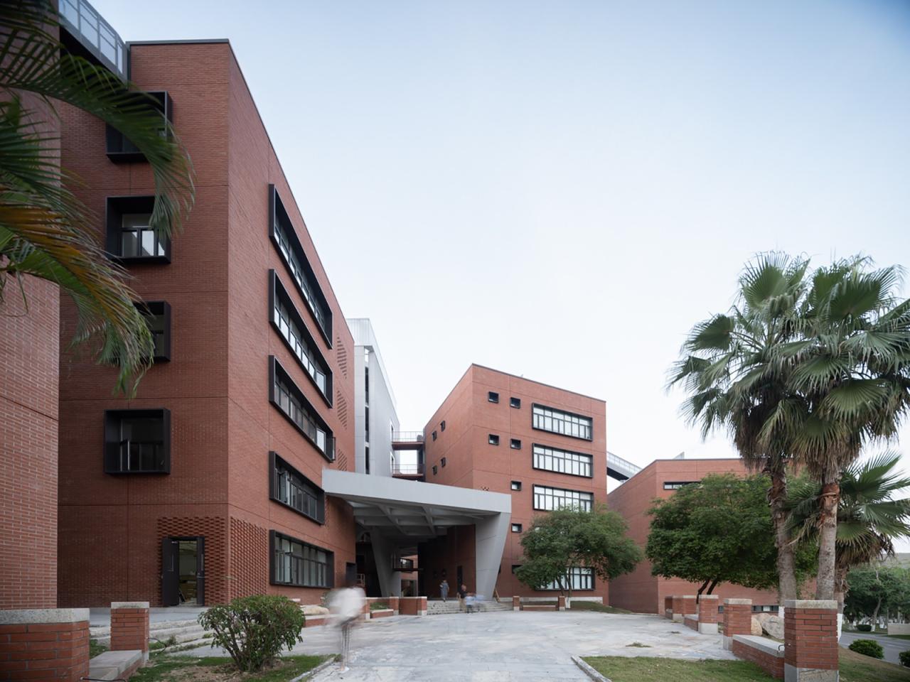 BIM建筑|北京师范大学珠海校区元白楼 / 清华大学建筑设计研究院 BIM建筑|北京师范大学珠海校区元白楼 / 清华大学建筑设计研究院