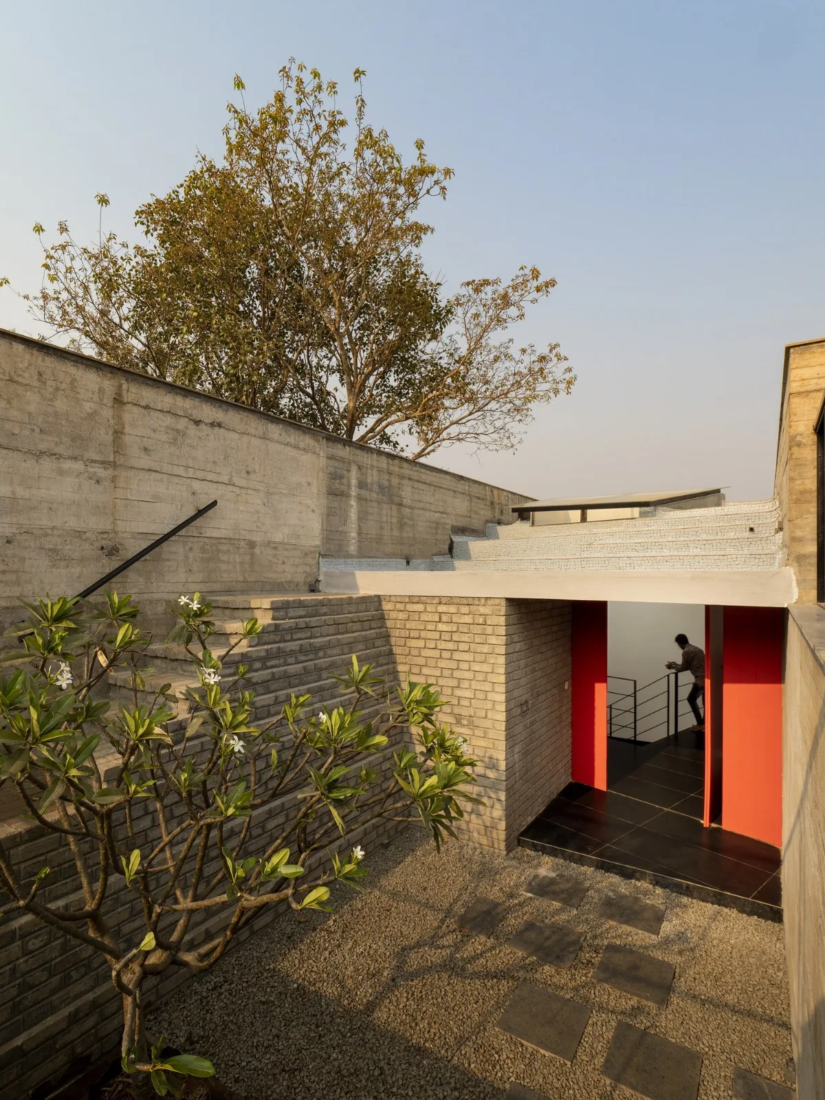 BIM建筑|斜屋 / Red Brick Studio