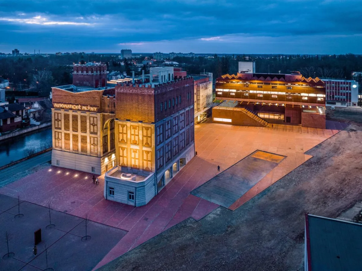 BIM建筑|帕尔杜比采 GAMPA、Sféra 建筑群与自动化工厂公共空间 / Šépka architekti