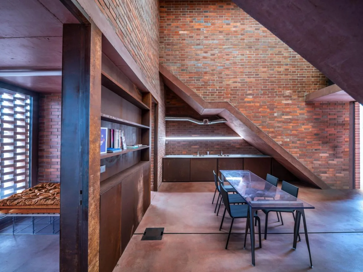 BIM建筑|帕尔杜比采 GAMPA、Sféra 建筑群与自动化工厂公共空间 / Šépka architekti
