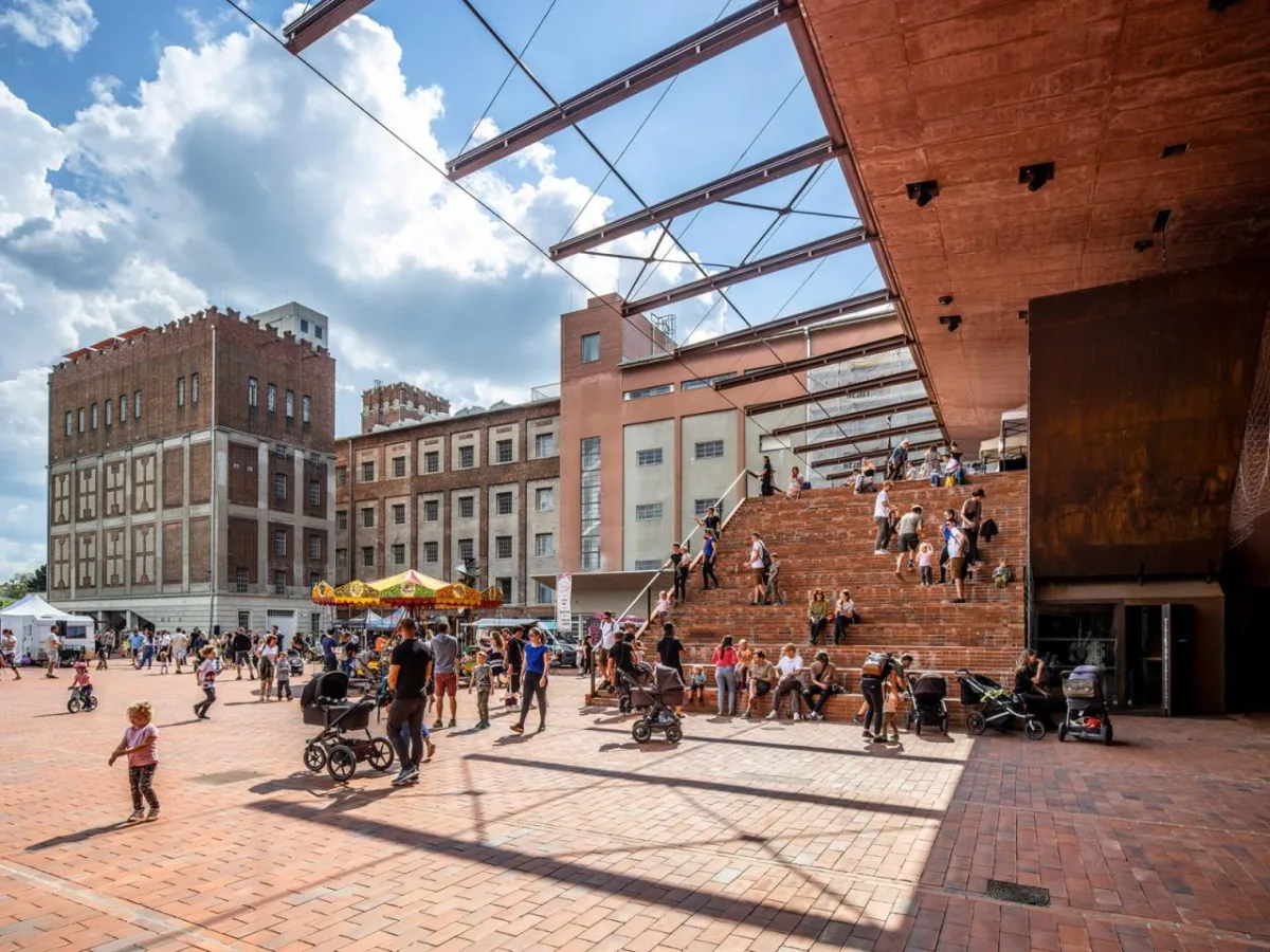 BIM建筑|帕尔杜比采 GAMPA、Sféra 建筑群与自动化工厂公共空间 / Šépka architekti
