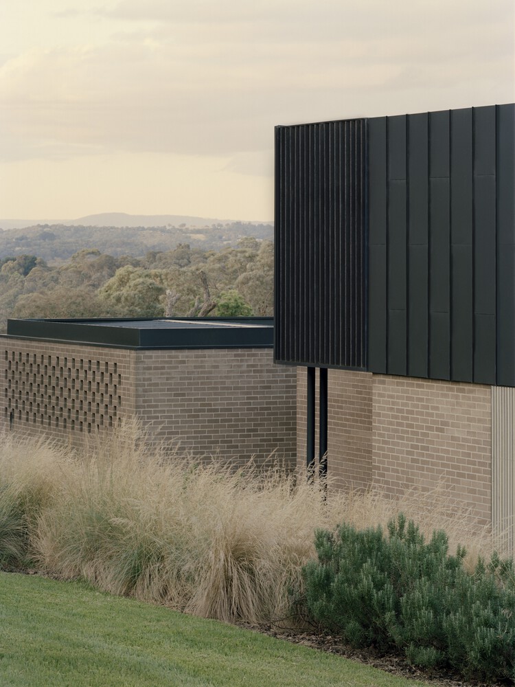 坡地之上的光影度假屋设计层层叠叠藏着无尽生活想象 坡地之上的光影度假屋设计层层叠叠藏着无尽生活想象