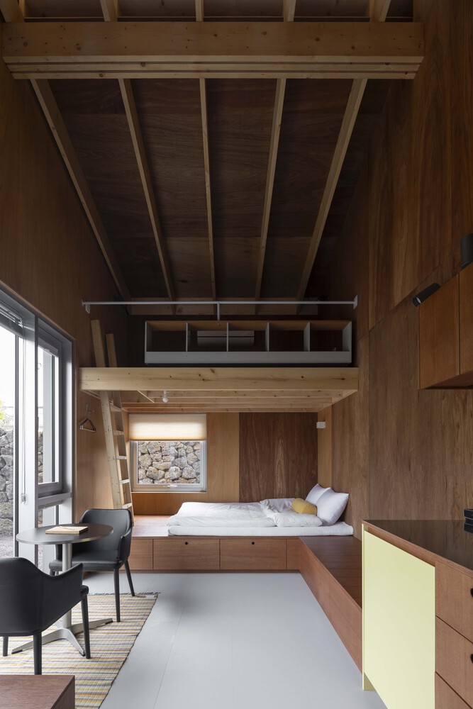 济州岛老房的新生新旧结构交织续写传统居住记忆的住宅设计 济州岛老房的新生新旧结构交织续写传统居住记忆的住宅设计