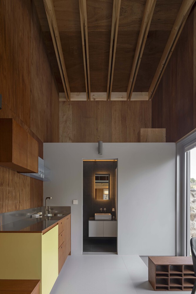 济州岛老房的新生新旧结构交织续写传统居住记忆的住宅设计 济州岛老房的新生新旧结构交织续写传统居住记忆的住宅设计