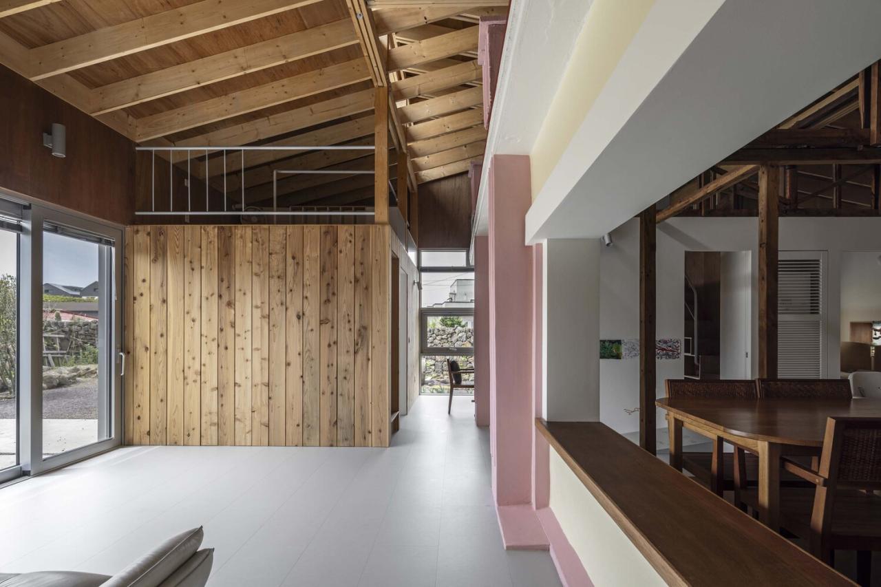 济州岛老房的新生新旧结构交织续写传统居住记忆的住宅设计 济州岛老房的新生新旧结构交织续写传统居住记忆的住宅设计