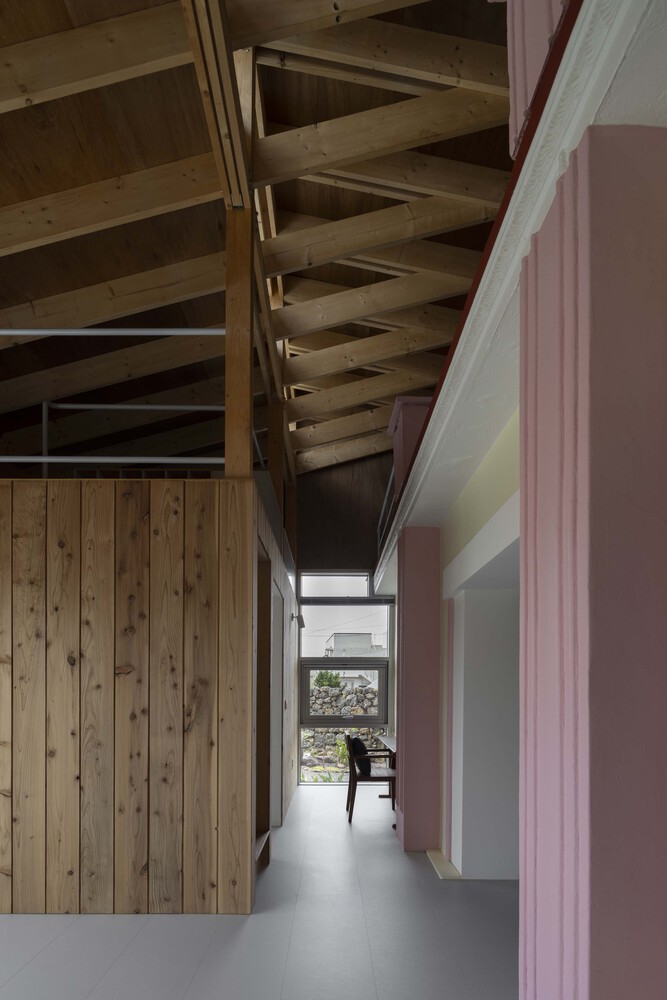 济州岛老房的新生新旧结构交织续写传统居住记忆的住宅设计 济州岛老房的新生新旧结构交织续写传统居住记忆的住宅设计